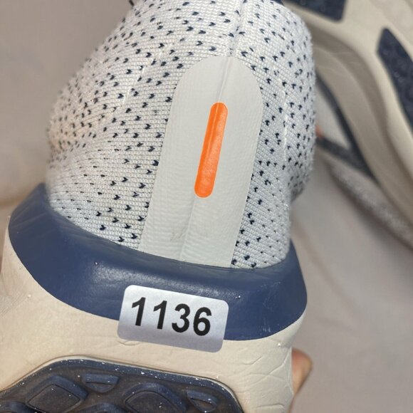 Athletic_Shoes